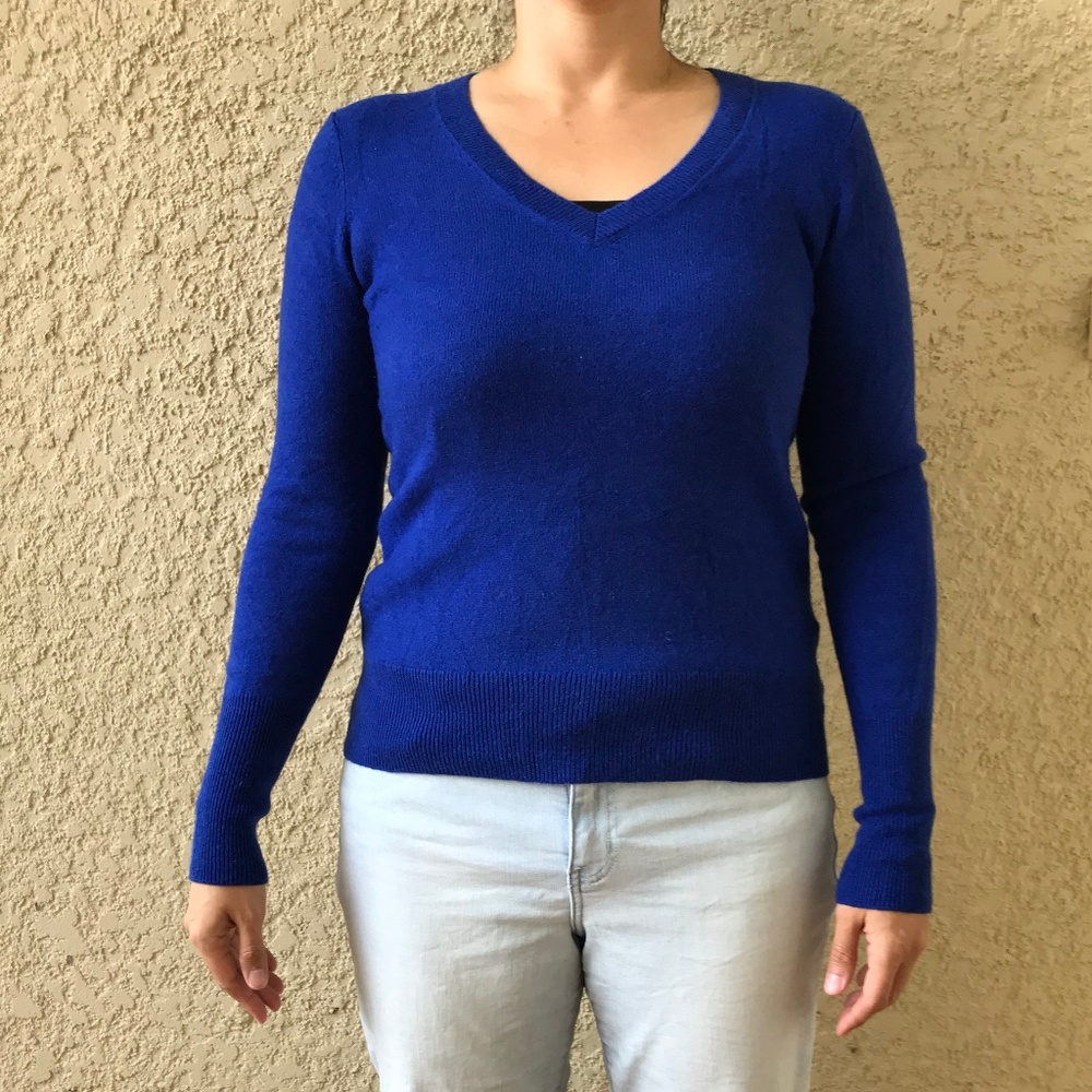 Halogen Blue V-neck Cashmere Sweater